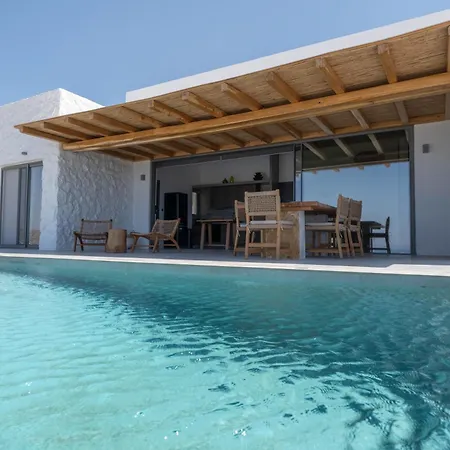 Olivia With Private Swimming Pool
